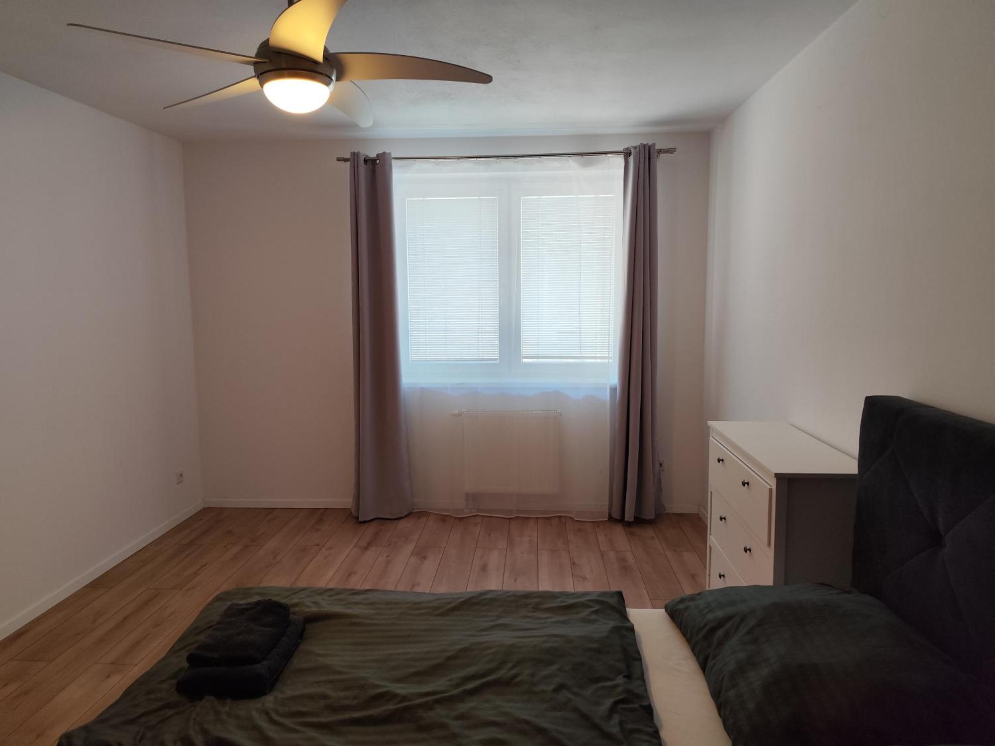 2 Room Apartment, Near Oc Galeria, Petrzalka Bratislava Bagian luar foto