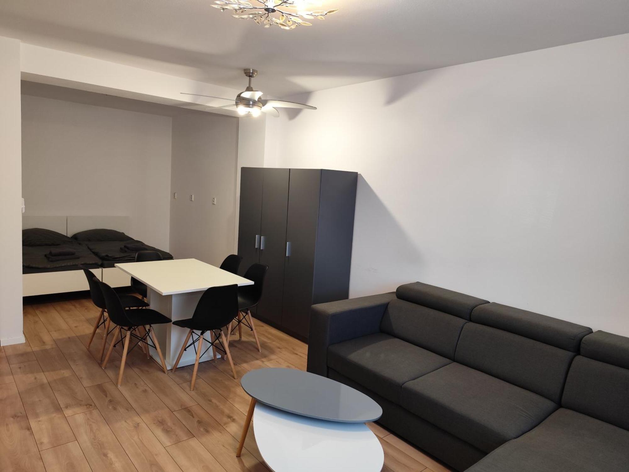 2 Room Apartment, Near Oc Galeria, Petrzalka Bratislava Bagian luar foto